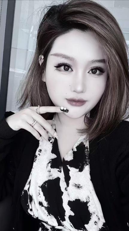 山东29岁美女王冰冰去世，确诊前月经不调，未婚未育办1个人婚礼